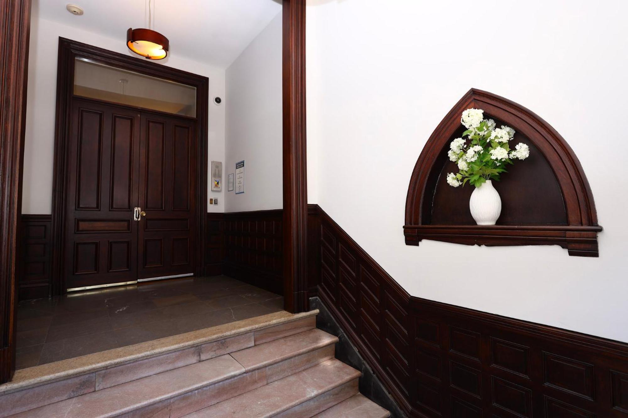 Stylish Newbury Street Studio, #11 Бостон Екстер'єр фото