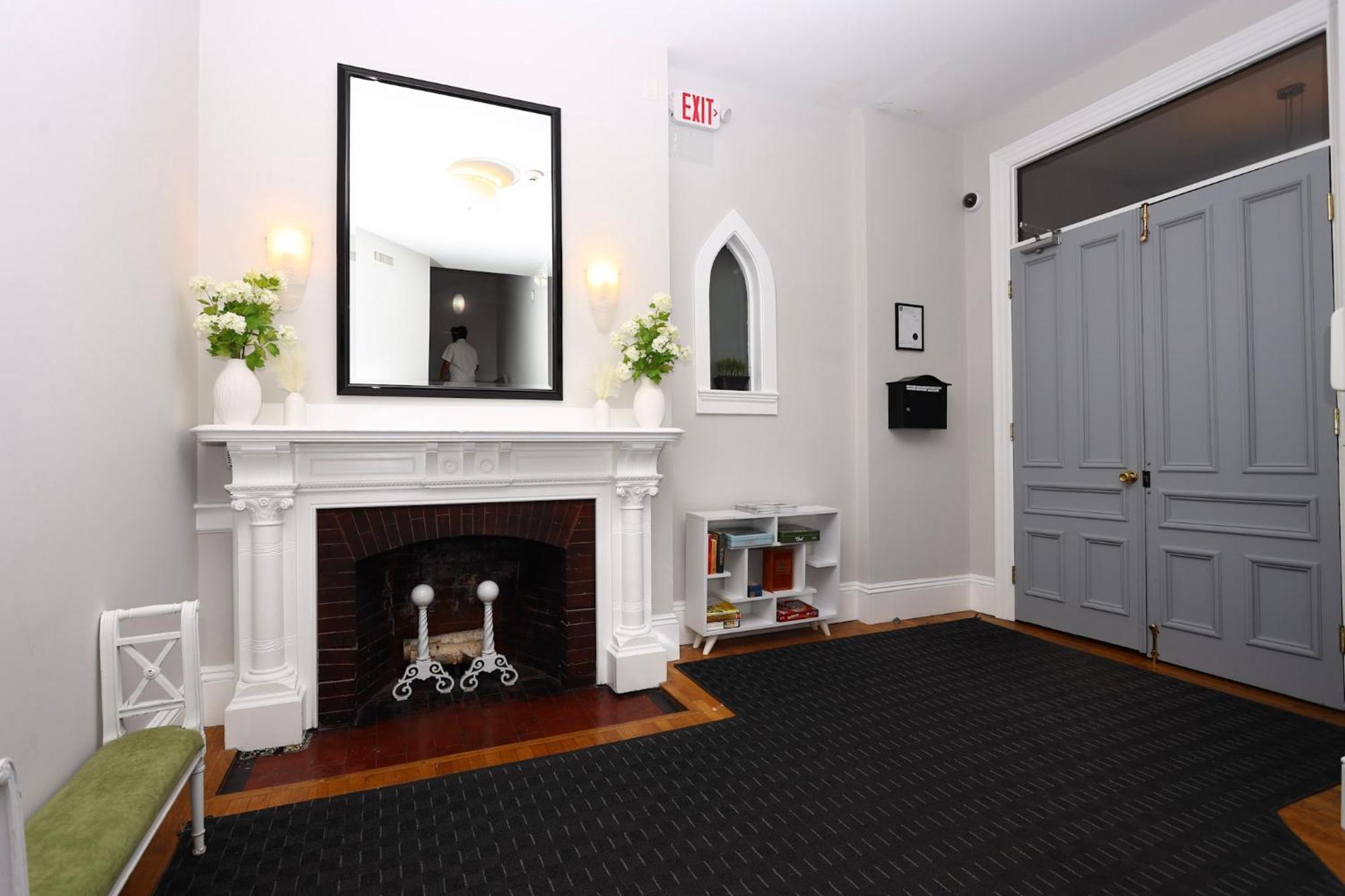 Stylish Newbury Street Studio, #11 Бостон Екстер'єр фото